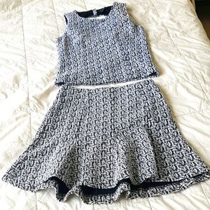 Banana Republic XSMALL 2piece top and skirt